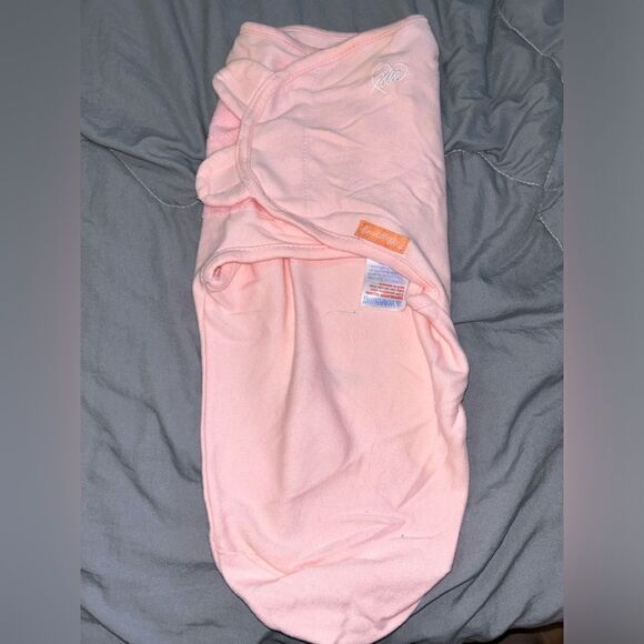 Pink swaddle me swaddle with small staining see all photos - Picture 1 of 4